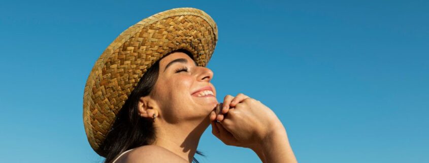 Acido ialuronico e skincare estiva idratazione e pelle radiosa