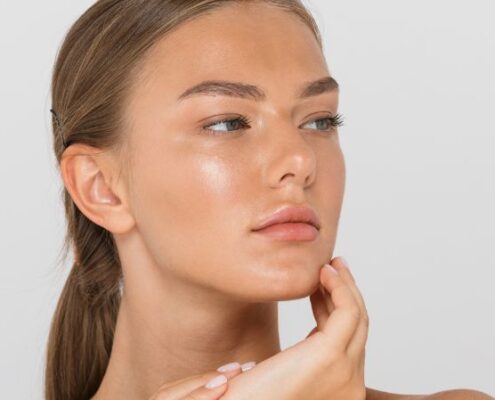 Acido ialuronico per gli zigomi il trattamento soft dai risultati naturali